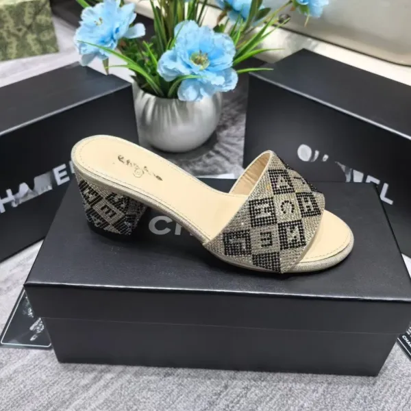 Fendi FF Crystal-Embellished White Slide Sandals Slippers - 8