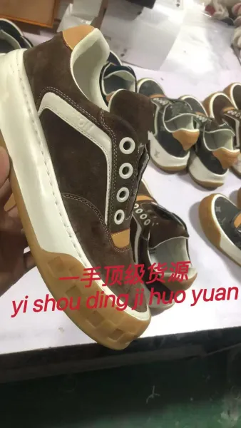 Design Low-Top Suede Sneakers Green White Gum Sole - 9