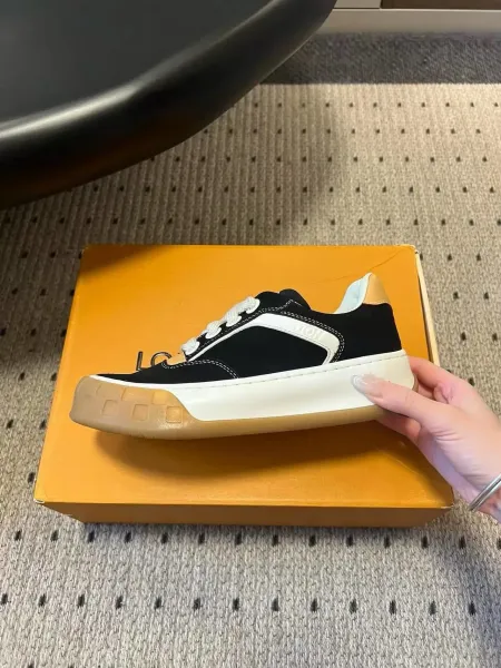 Design Low-Top Suede Sneakers Green White Gum Sole - 25