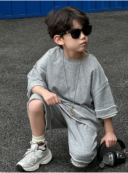 Design Oversized Frayed Hem Gray Set with Cassette Necklace and Chunky Sneakers Casual Set - 13