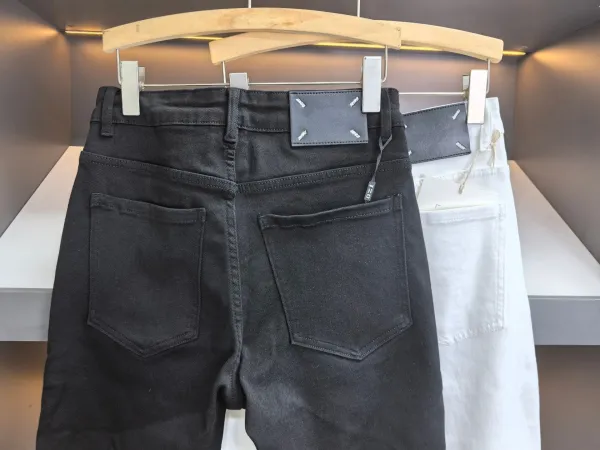 Off-White White Denim Jeans with Industrial Tag - 36