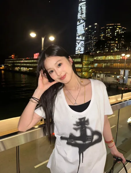 Vivienne Westwood Orb Spray Paint Black T-Shirt - 5