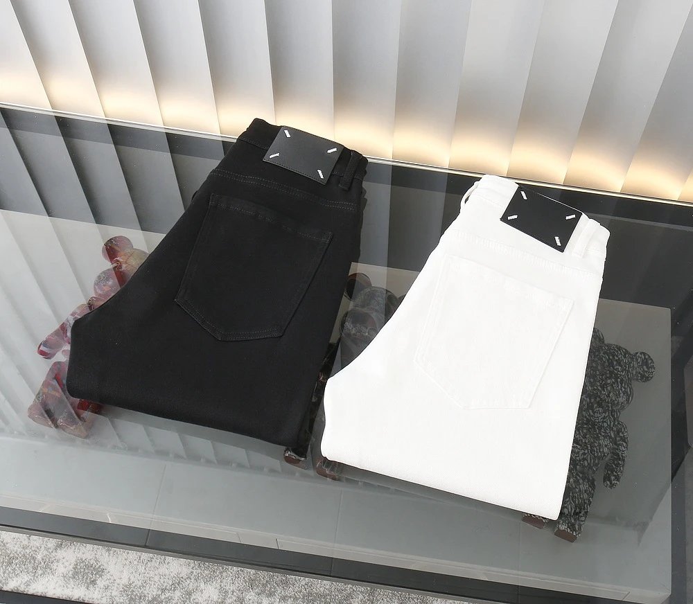 Off-White White Denim Jeans with Industrial Tag - 3