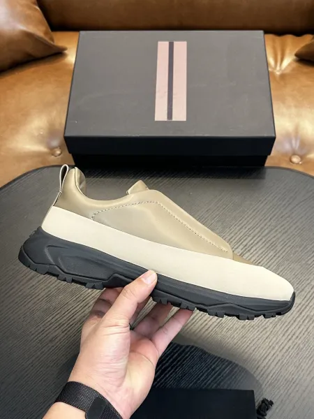 Design Slip-On Chunky Sneakers Gray / White - 17