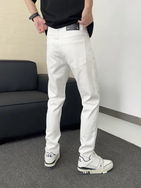 Off-White White Denim Jeans with Industrial Tag - 11