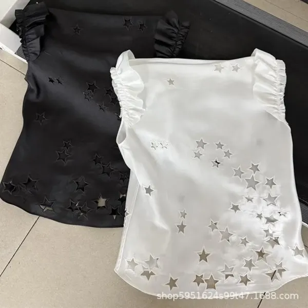 Design Star-Embellished Ruffled Sleeve Top in Charcoal Gray - 3