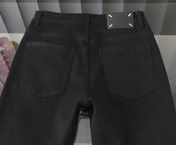 Off-White White Denim Jeans with Industrial Tag - 31