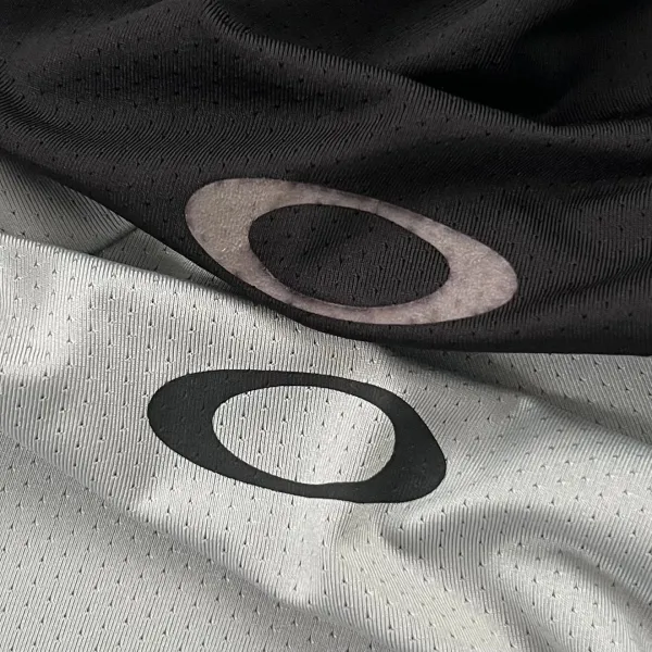 Oakley Performance T-Shirt Black and Gray - 18