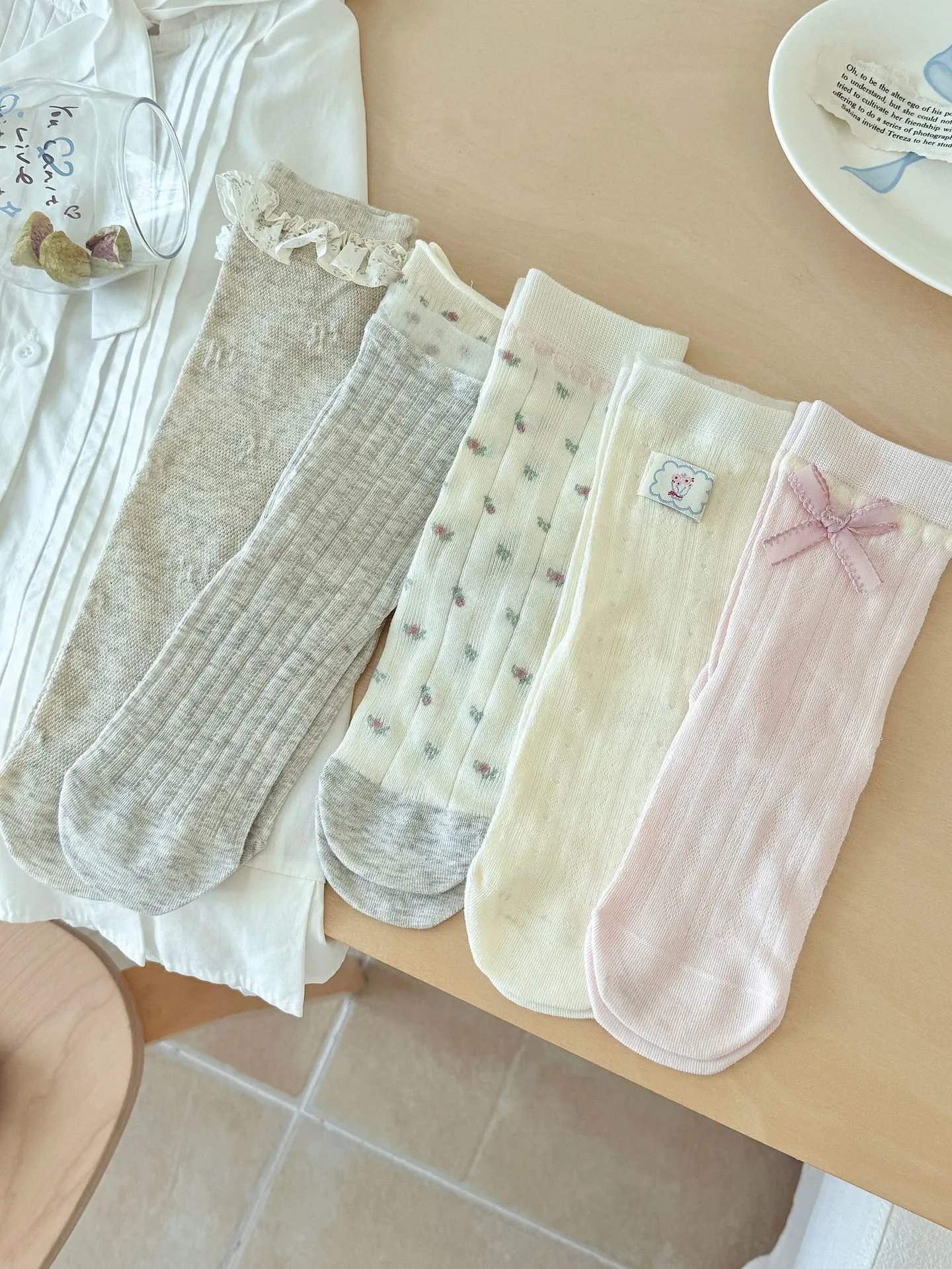 Design Embroidered Cloud Patch Cream Socks - 4