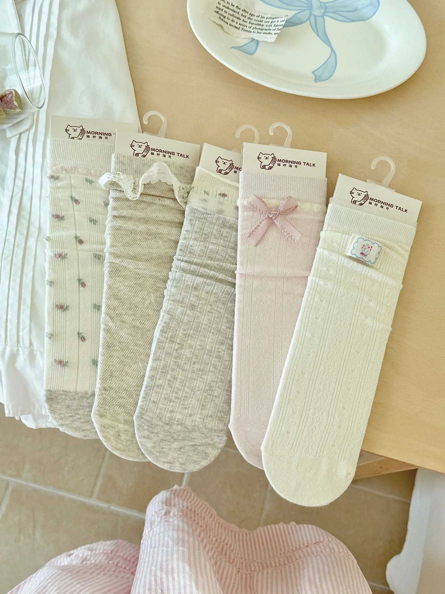 Design Embroidered Cloud Patch Cream Socks - 14