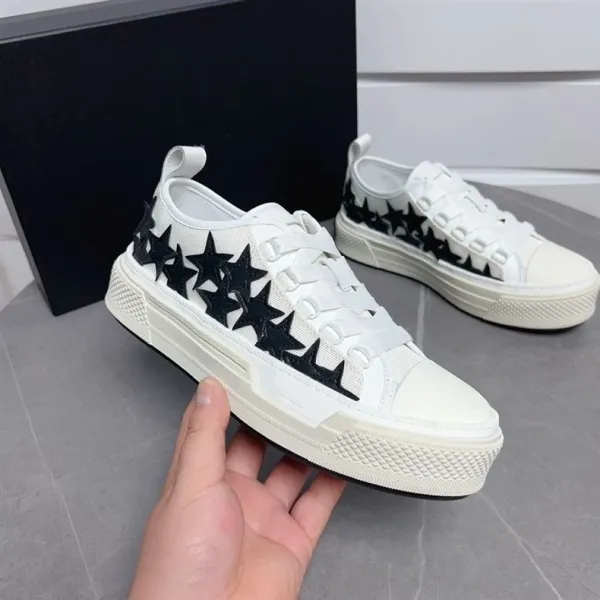 Design Star-Embellished Platform Sneakers White / Black - 10