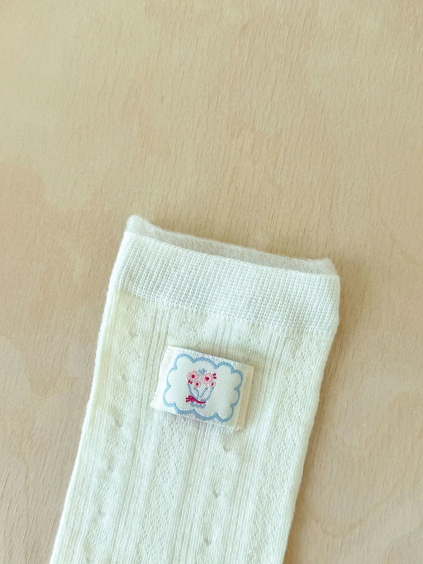 Design Embroidered Cloud Patch Cream Socks - 23