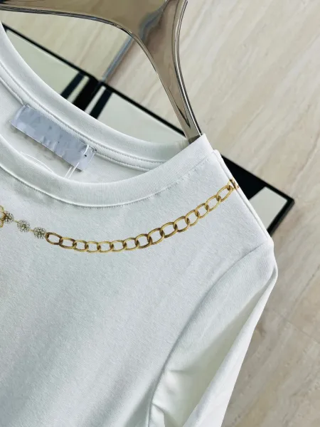 Design Chain-Trimmed White T-Shirt - 10