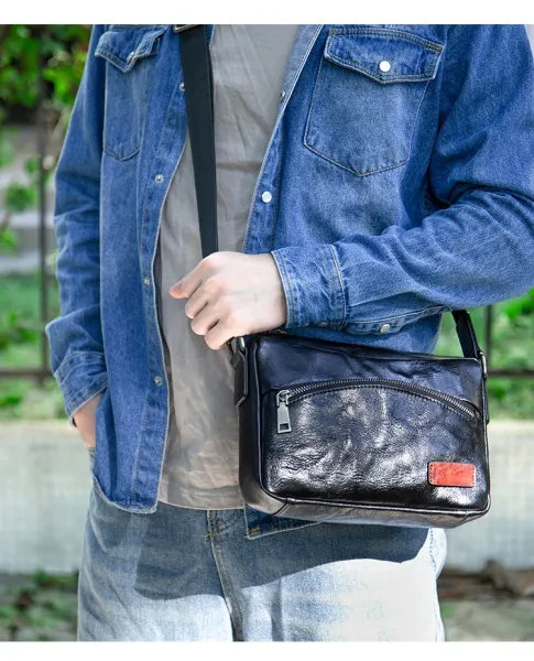 Design Vintage-Style Distressed Leather Crossbody Bag Black - 7