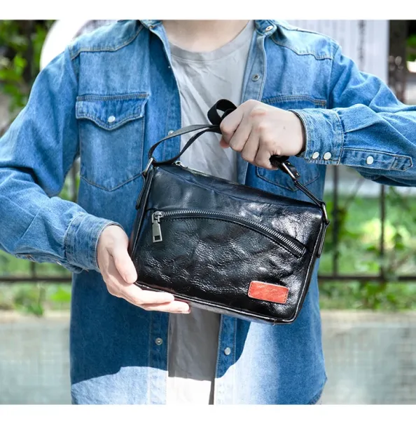 Design Vintage-Style Distressed Leather Crossbody Bag Black - 8