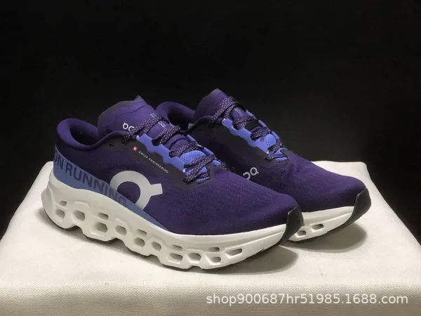 On Running Cloudmonster Gray / White Running Shoes - 30