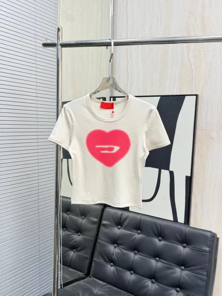 Comme des Garçons Play Heart Logo Ribbed Crop T-Shirt Pink - 10