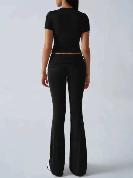 Design Red Cropped Tee and Flared Pants Set - 26