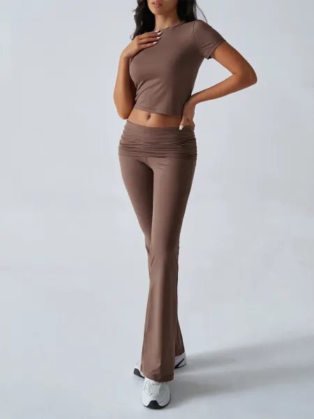 Design Red Cropped Tee and Flared Pants Set - 31