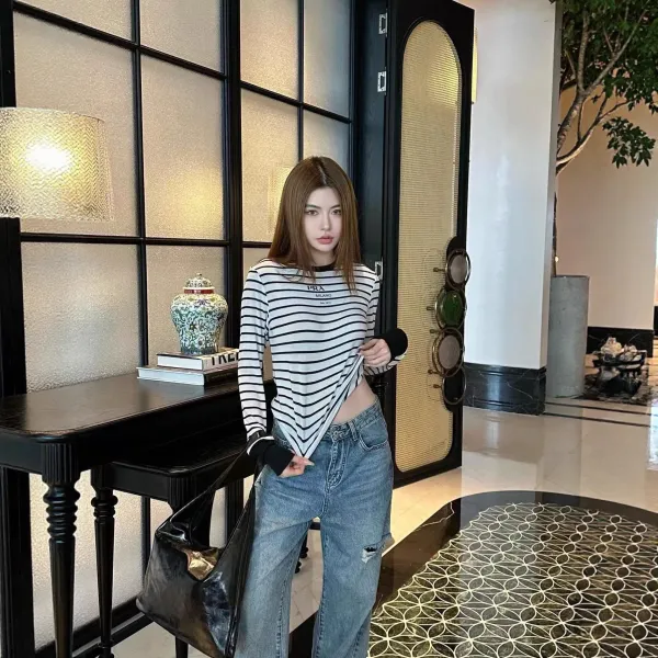 Prada Striped Logo Long-Sleeve Cropped Top White / Black T-Shirts - 4