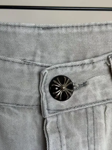 Chrome Hearts Cross-Embroidered Light Wash Jeans - 3