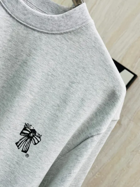 Design Bow Embroidery Crewneck T-Shirt Light Gray - 8