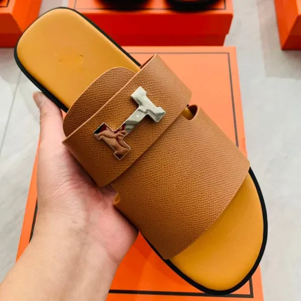 Hermès Oran Slide Sandals Tan Epsom Leather with Palladium Hardware Slippers - 1