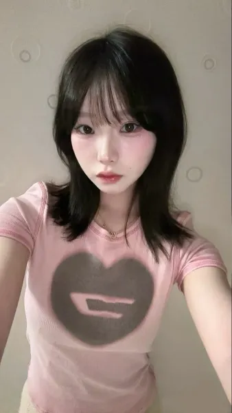 Comme des Garçons Play Heart Logo Ribbed Crop T-Shirt Pink - 3