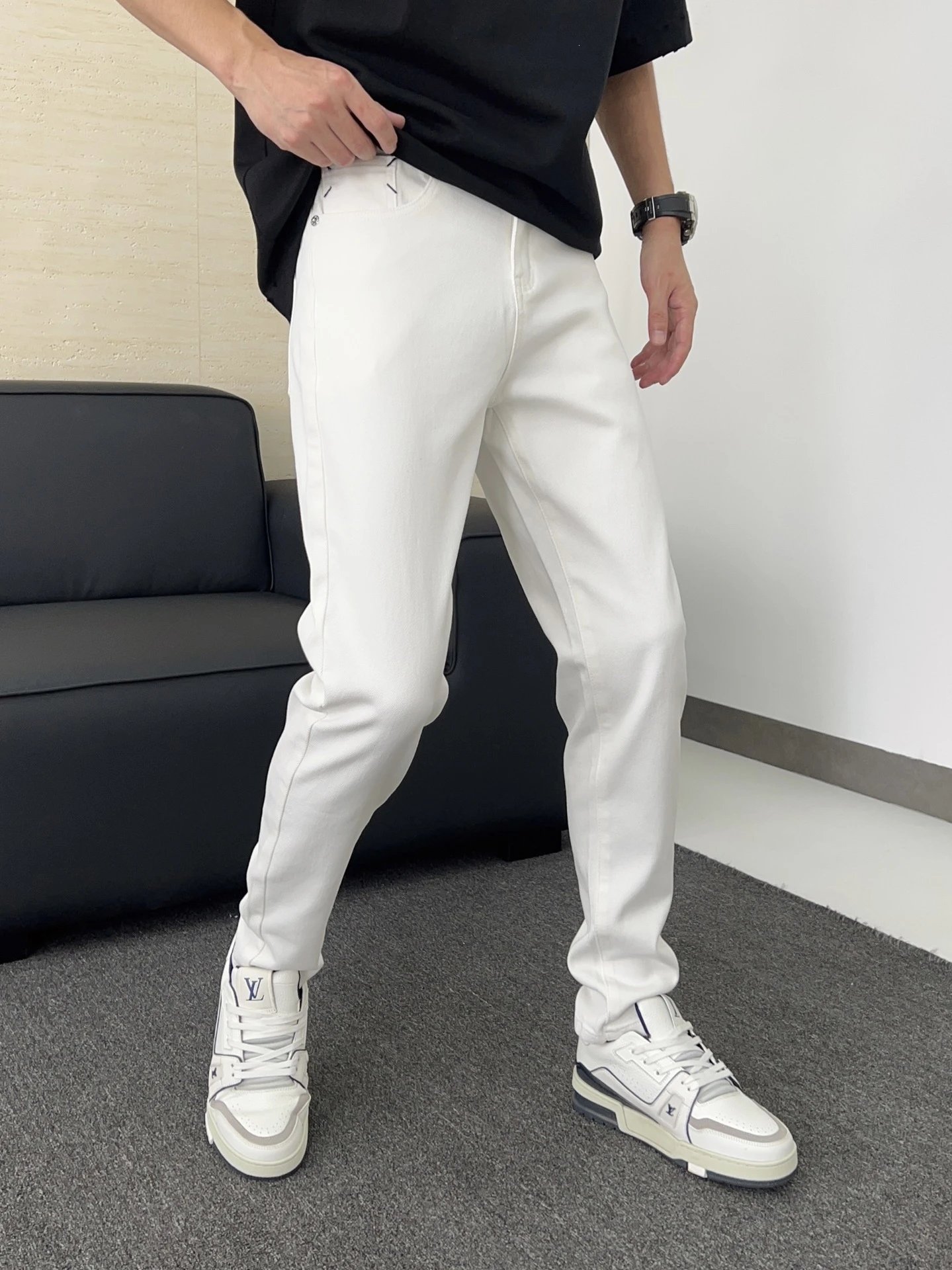 Off-White White Denim Jeans with Industrial Tag - 7