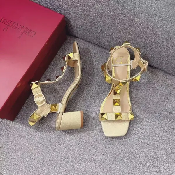 Valentino Rockstud Silver Metallic T-Strap Block Heel Sandals - 9