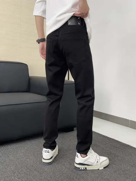 Off-White White Denim Jeans with Industrial Tag - 25