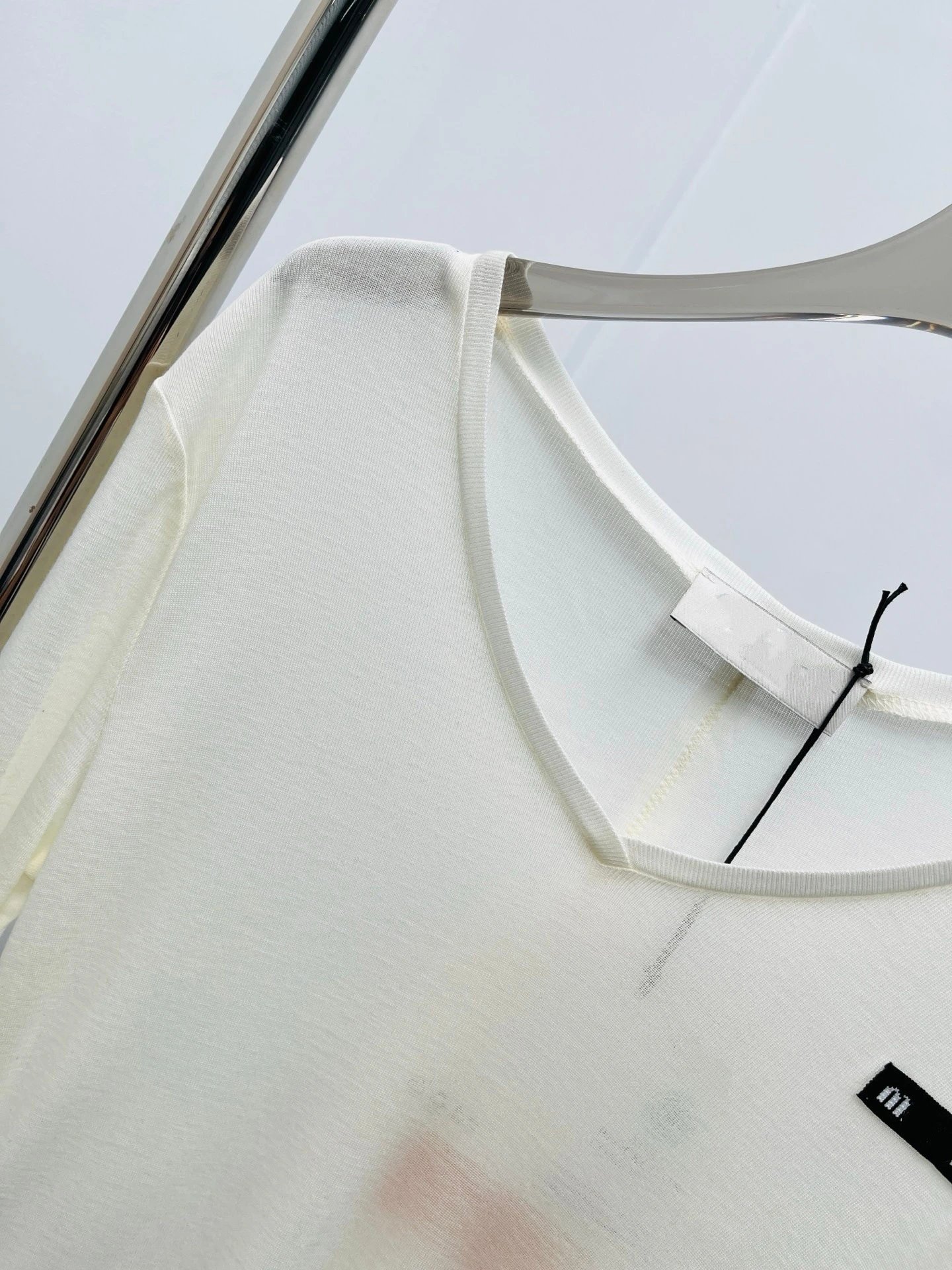 Design Long Sleeve V-Neck Base Layer Cream Top - 14