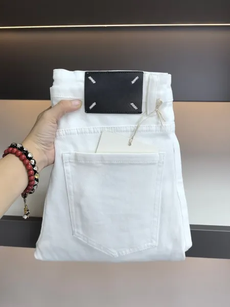 Off-White White Denim Jeans with Industrial Tag - 33