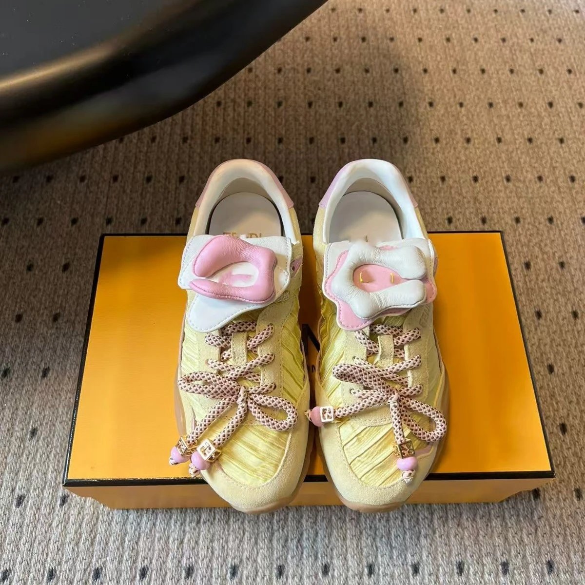 Gucci Rhyton White Blue Floral Decorative Sneakers
