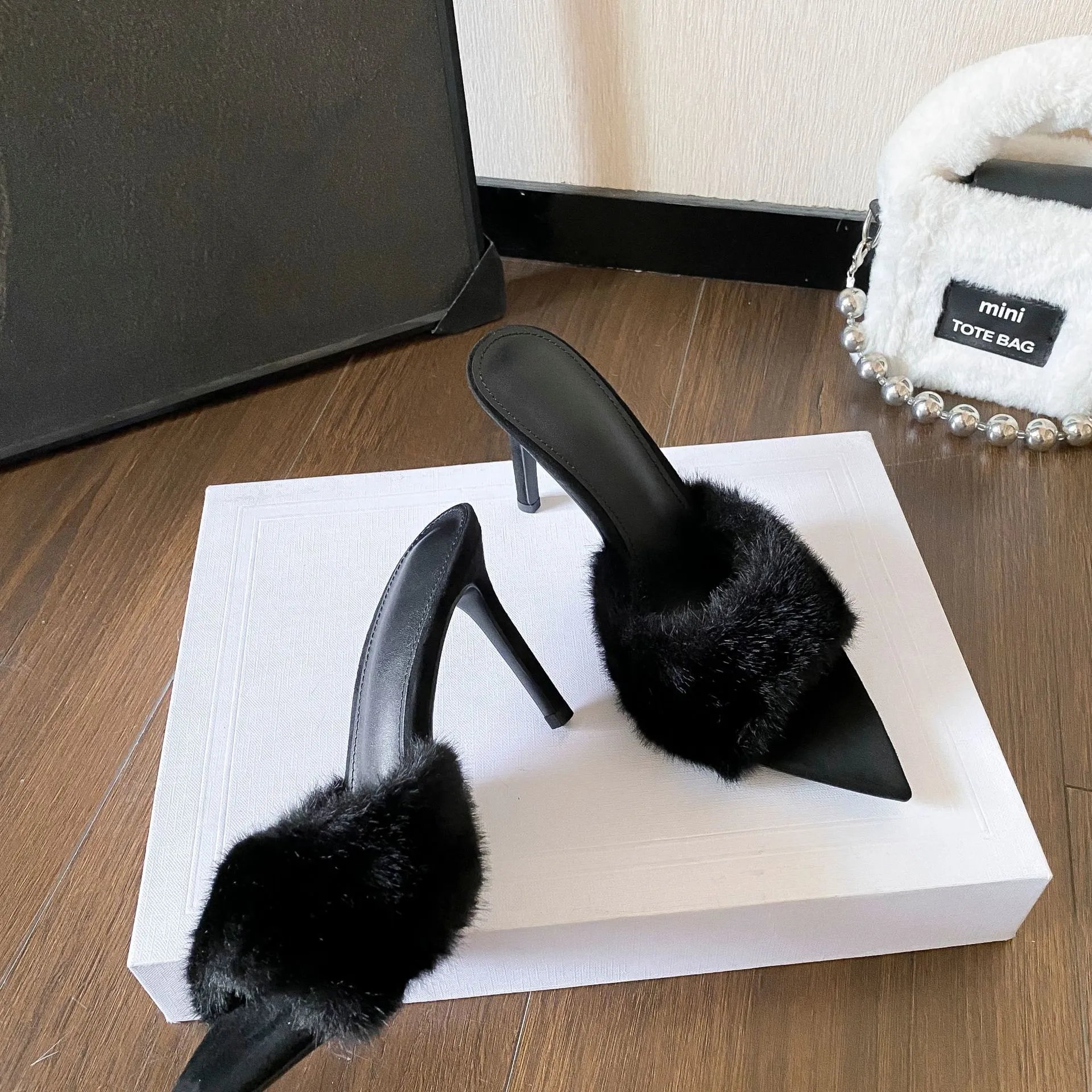 Design Furry Mule Heels Black Shoes - 6
