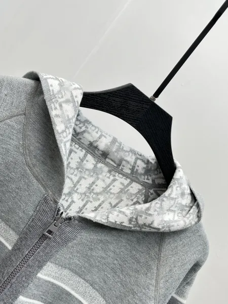 Design Zip-Up Hoodie with Striped Pattern and Printed Lining Gray Hoodie - 11