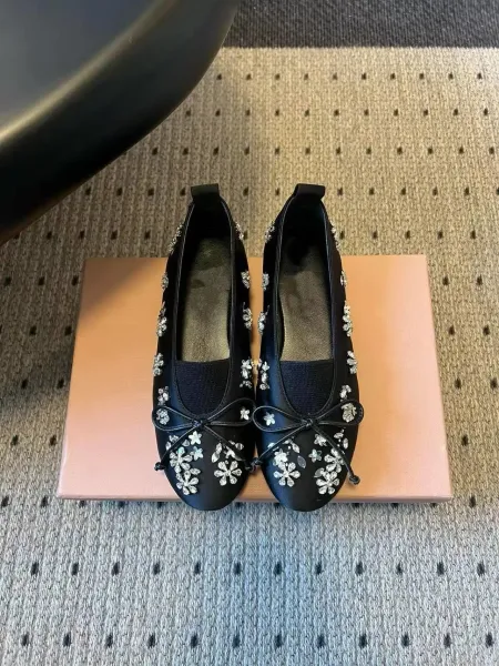 Design Black Crystal-Embellished Bow Flat Shoes Casual Shoes - 3