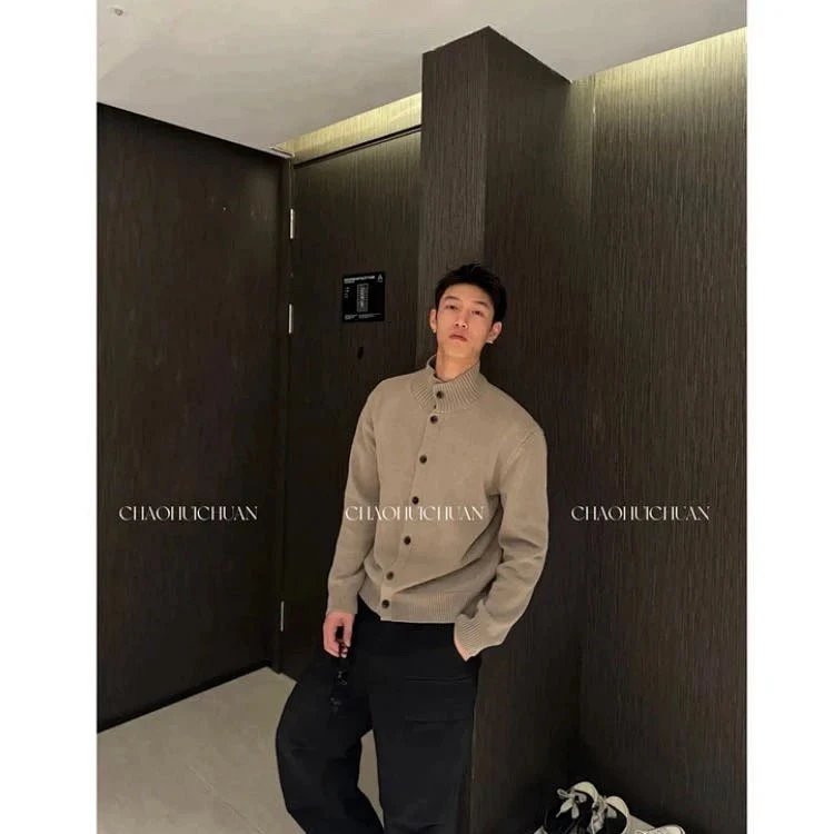 Design Beige Ribbed Collar Cardigan with Black Buttons Outerwear.cardigan - 7