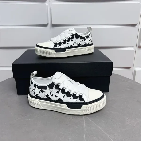 Design Star-Embellished Platform Sneakers White / Black - 8