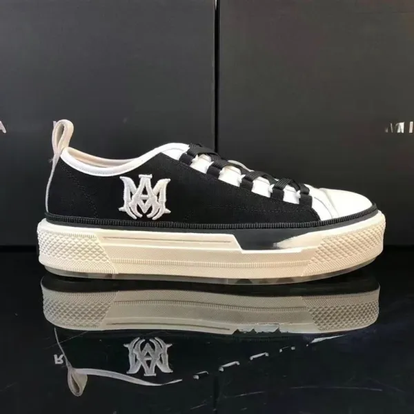 Design Star-Embellished Platform Sneakers White / Black - 12