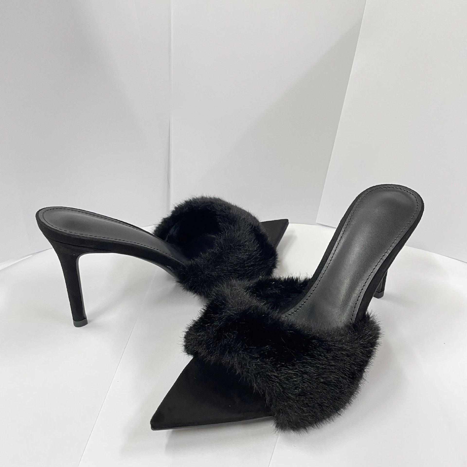Design Furry Mule Heels Black Shoes - 4