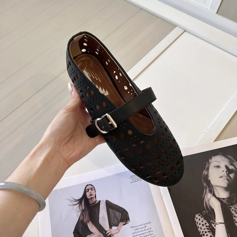 Design Laser-Cut Mary Jane Flat Black Shoes Casual Shoes