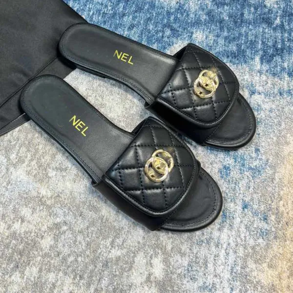 Design Chanel Quilted Slide Sandals Black with Gold CC Logo Slippers - 11