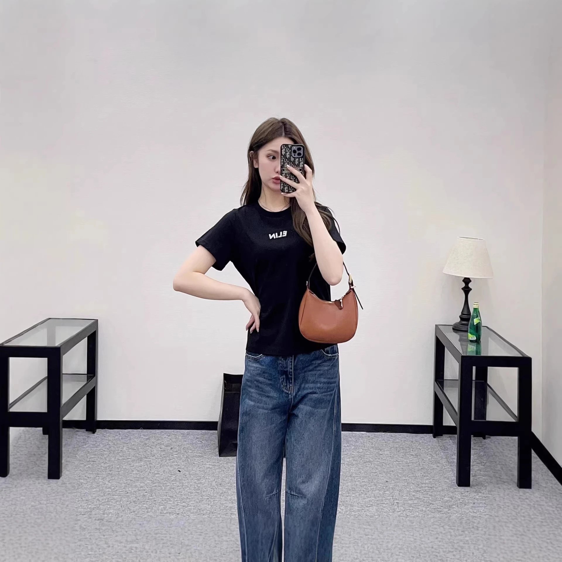 Design ELIN Logo Embroidered Black T-Shirt T-Shirts - 3