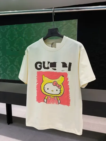 Gucci x Sanrio Hello Kitty Banana Hoodie T-Shirt Beige - 1