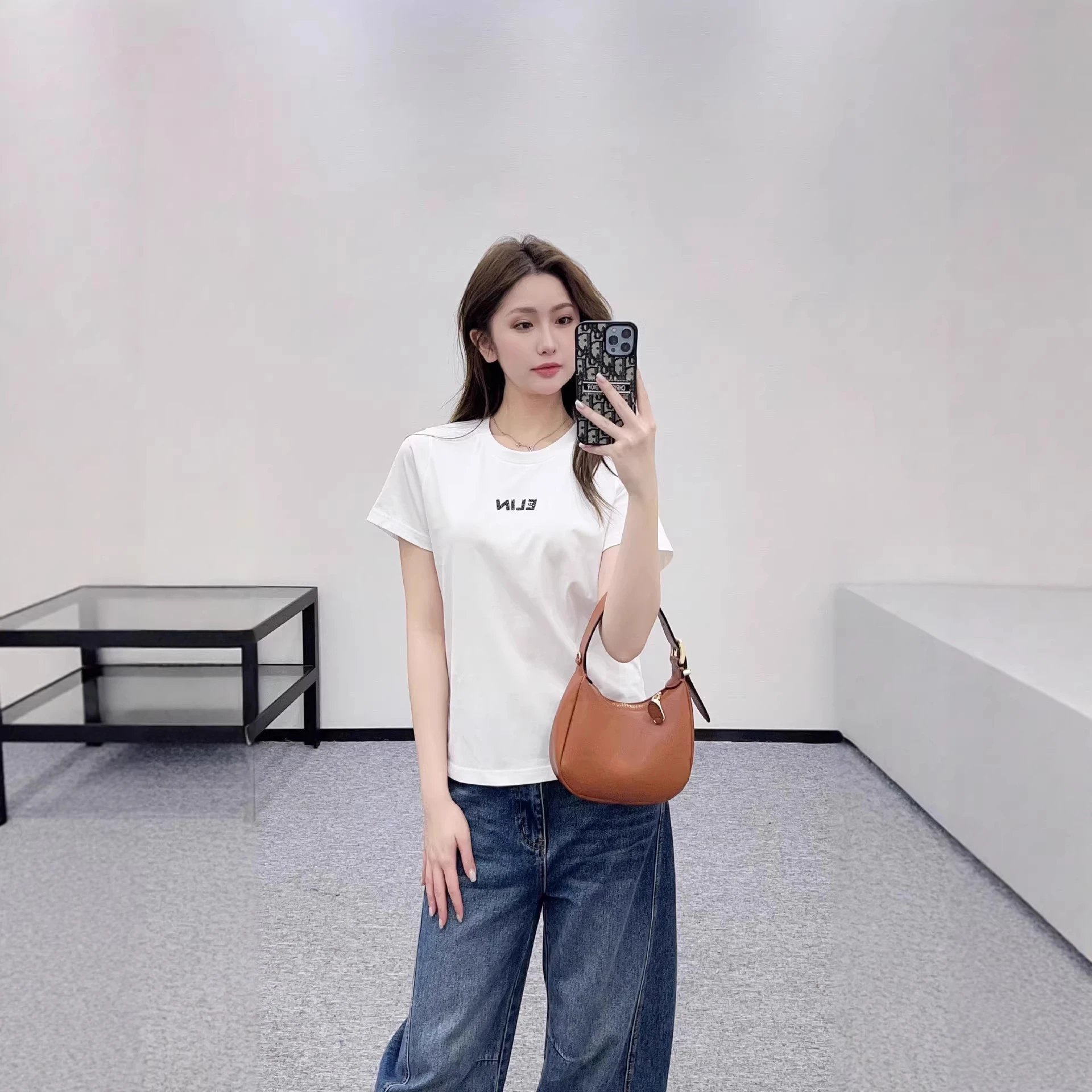 Design ELIN Logo Embroidered Black T-Shirt T-Shirts - 6