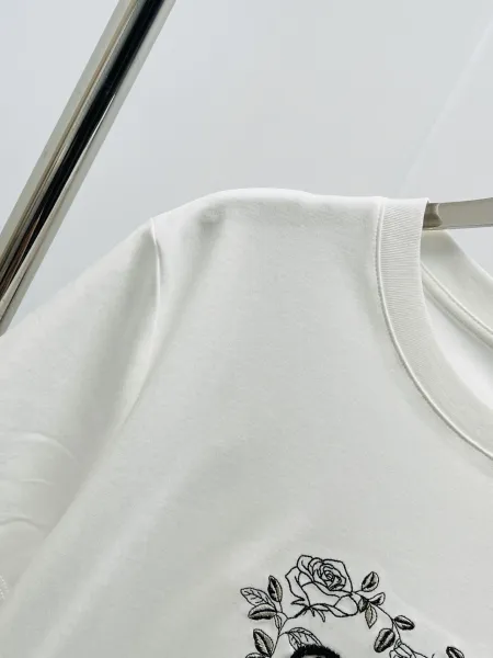 Chanel Floral Heart Embroidered White T-Shirt - 14