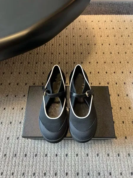Maison Margiela Tabi Mary Jane Black and White Shoes Casual Shoes - 1