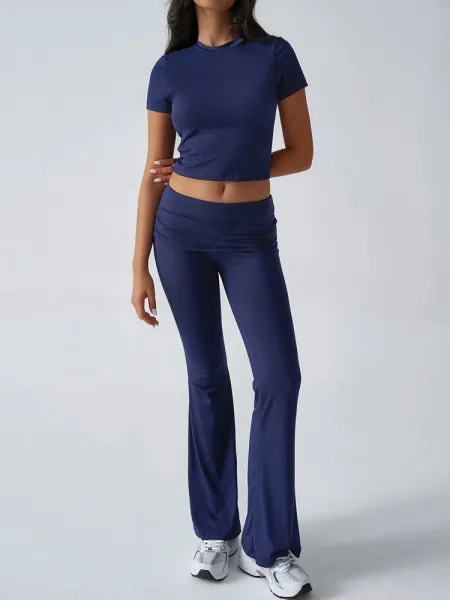 Design Red Cropped Tee and Flared Pants Set - 18
