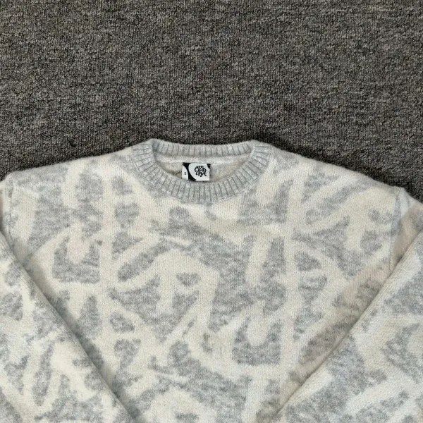 Design Abstract Print Crewneck Sweater Gray - 8